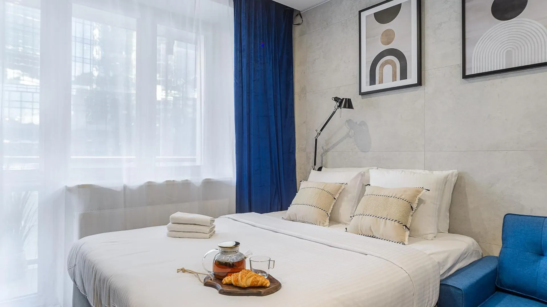 Lumina Design Studios With Beautiful View Warsaw Apartment